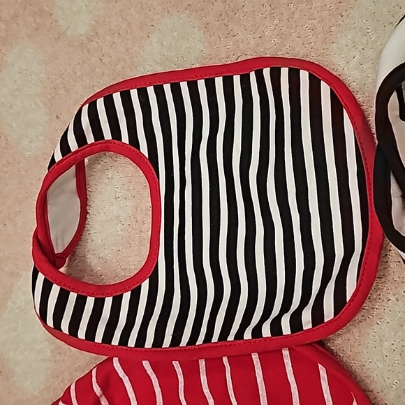 F Little Treasure Baby Bib Set, 4 pieces black red Perfect Gentleman N W/o tags - Picture 6 of 8